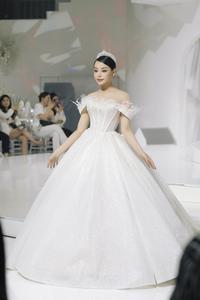 VÉN MÀN BST MỚI NHẤT CỦA HESTIA BRIDAL: Á HẬU KIM DUYÊN, LỆ HẰNG - VEDETTE, KIM CHI - FIRST FACE