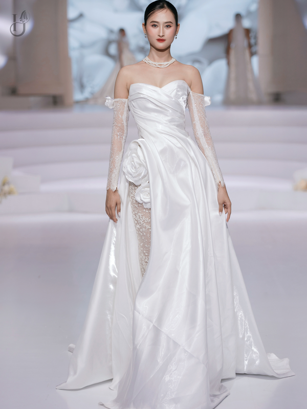 LILIANNA - KHI ÁNH SÁNG HÓA THÀNH LỤA